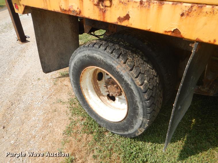 image for item EK9531 2005 International 4300 dump truck