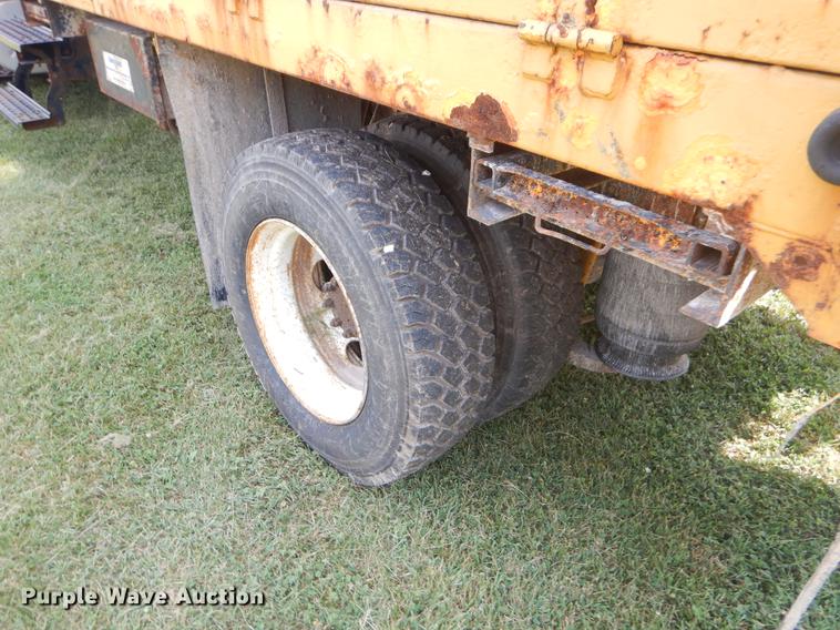 image for item EK9531 2005 International 4300 dump truck