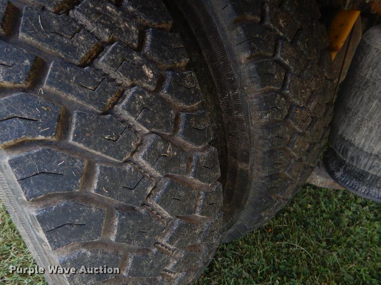 image for item EK9531 2005 International 4300 dump truck