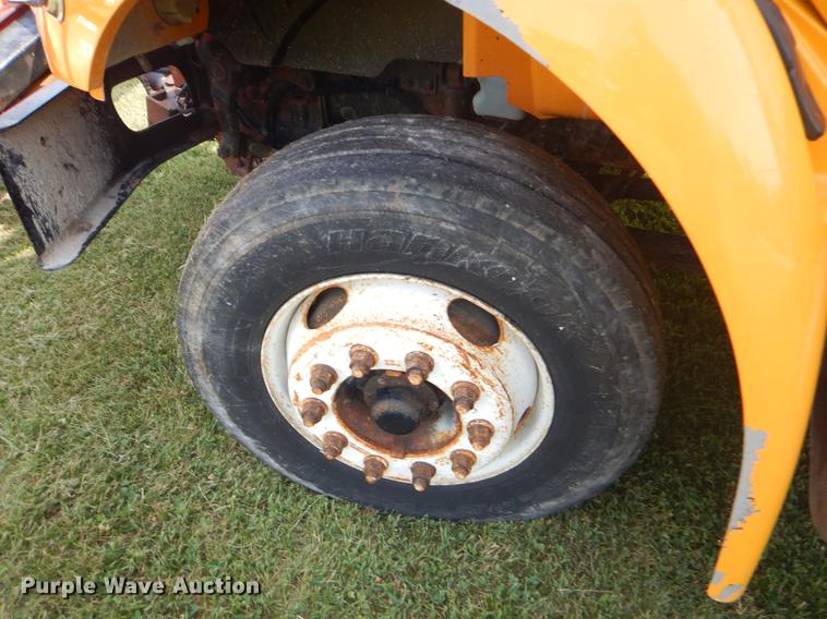 image for item EK9531 2005 International 4300 dump truck