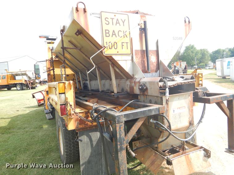 image for item EK9531 2005 International 4300 dump truck