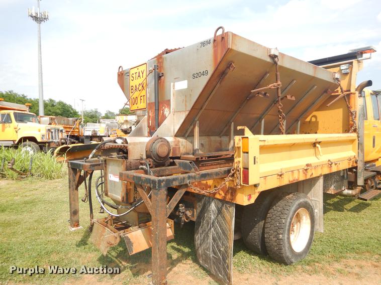 image for item EK9531 2005 International 4300 dump truck