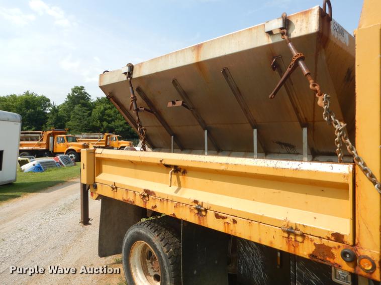 image for item EK9531 2005 International 4300 dump truck