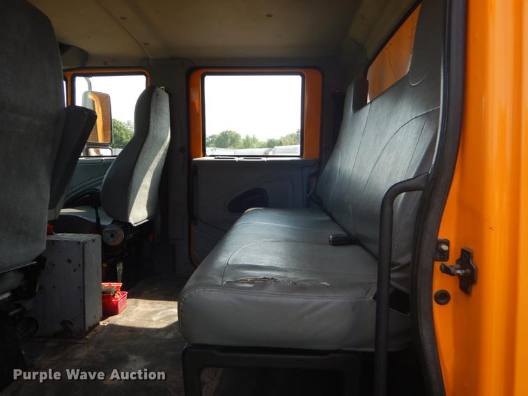 image for item EK9531 2005 International 4300 dump truck