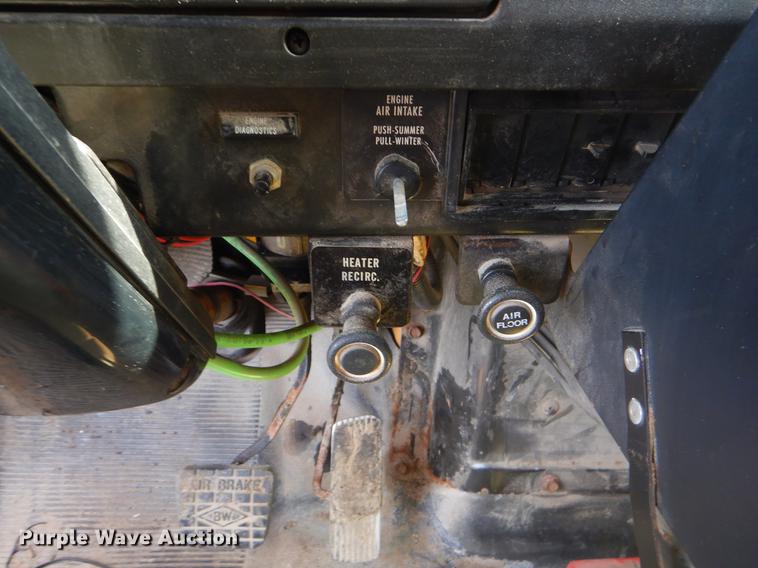 image for item EK9532 2002 International 2554 dump truck