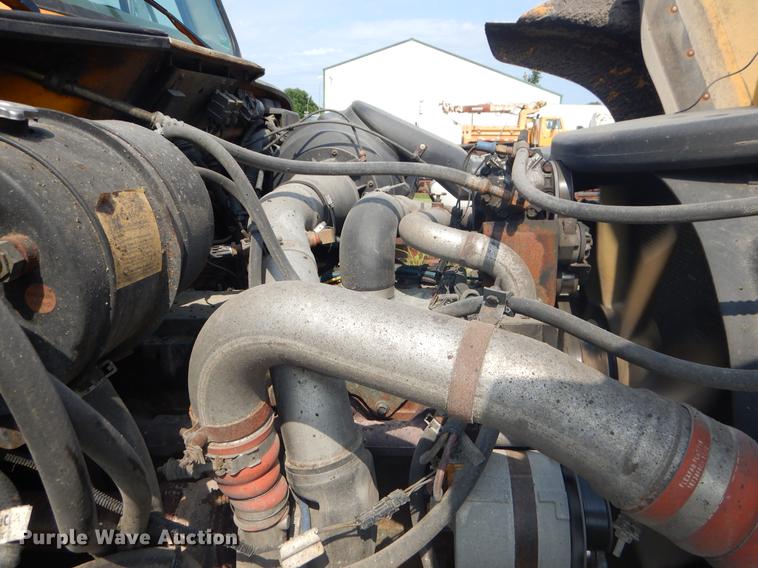 image for item EK9532 2002 International 2554 dump truck