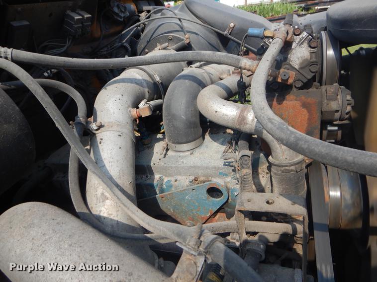 image for item EK9532 2002 International 2554 dump truck