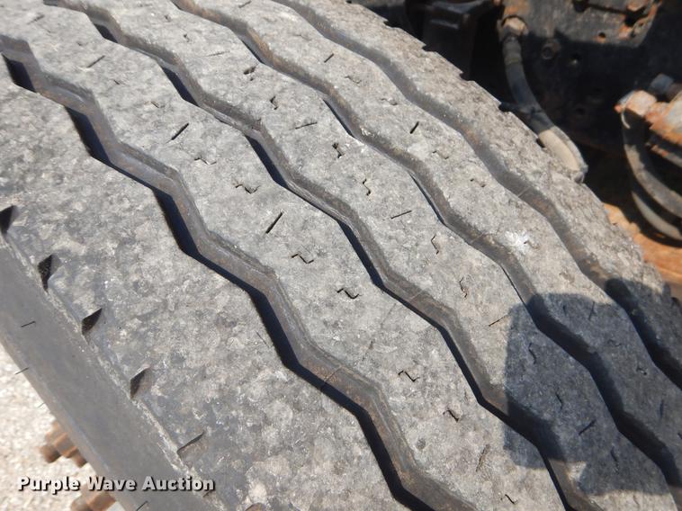 image for item EK9532 2002 International 2554 dump truck