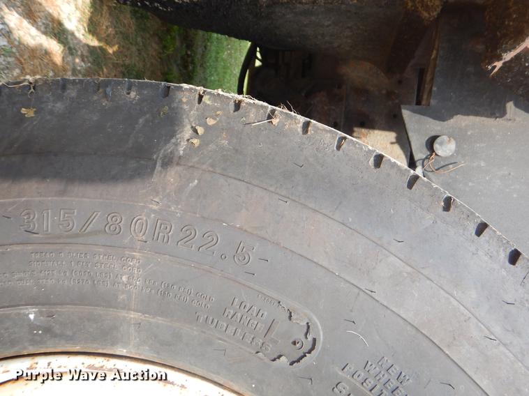 image for item EK9532 2002 International 2554 dump truck