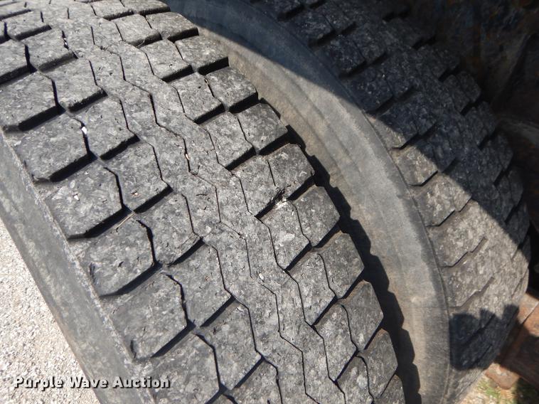 image for item EK9532 2002 International 2554 dump truck