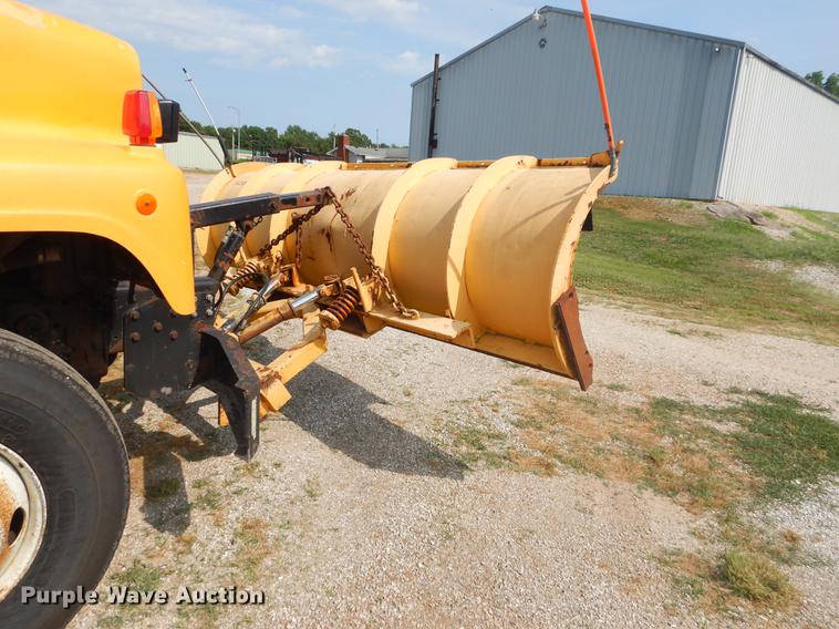 image for item EK9532 2002 International 2554 dump truck