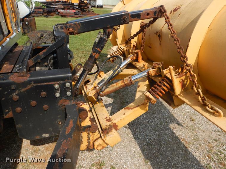 image for item EK9532 2002 International 2554 dump truck