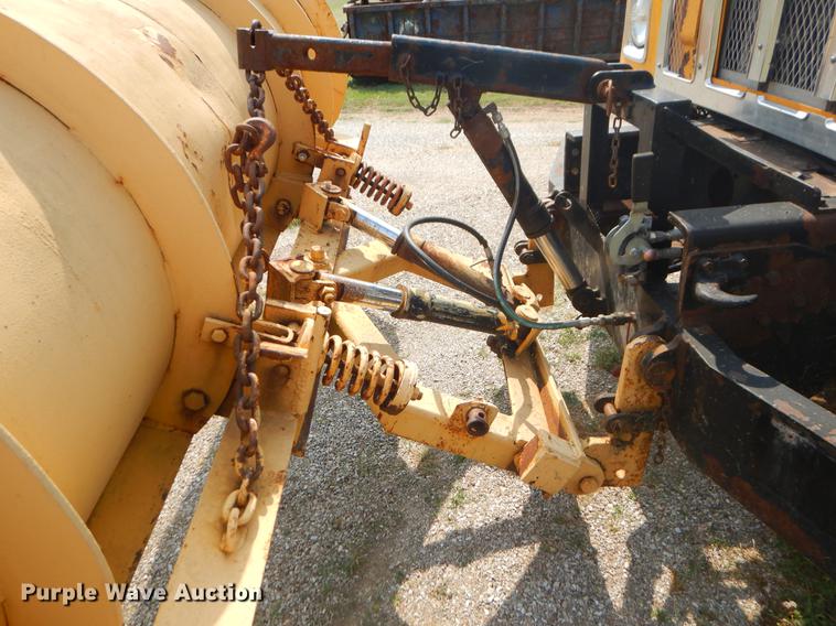 image for item EK9532 2002 International 2554 dump truck