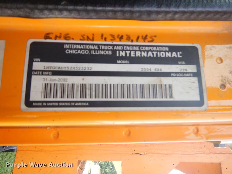 image for item EK9532 2002 International 2554 dump truck