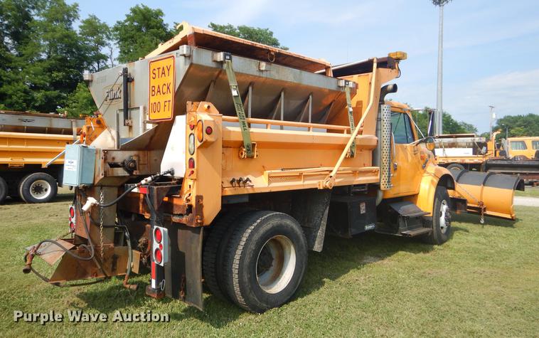 image for item EK9533 2002 International 4900 dump truck