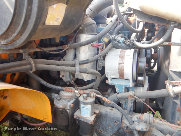 image for item EK9533 2002 International 4900 dump truck