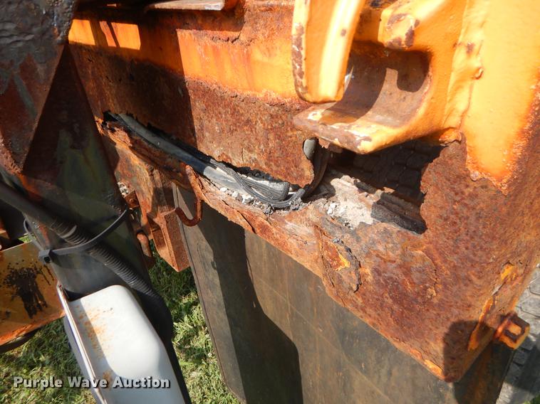 image for item EK9533 2002 International 4900 dump truck