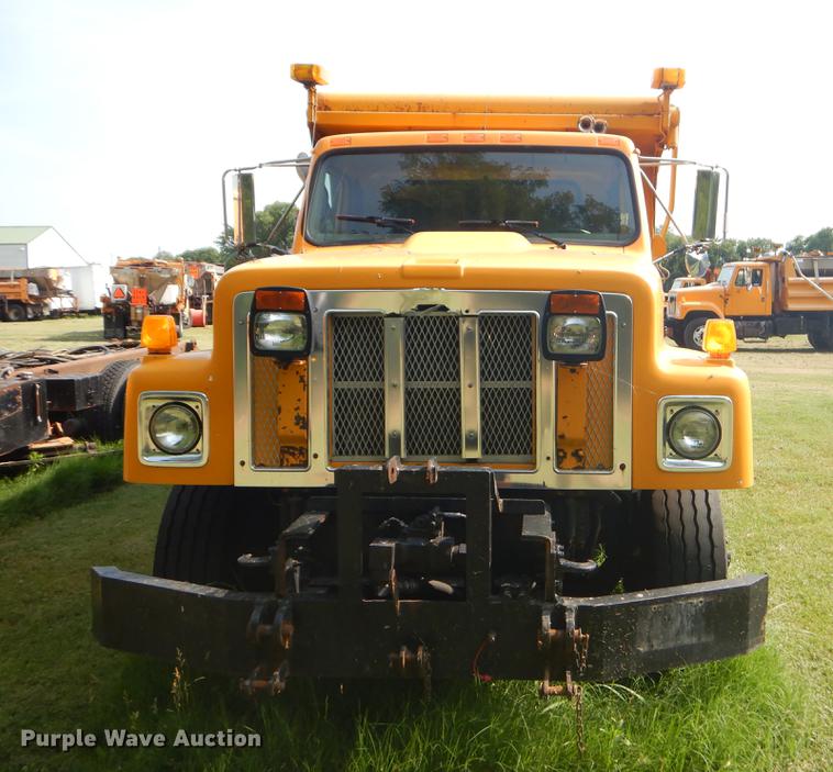 image for item EK9536 2002 International 2554 dump truck