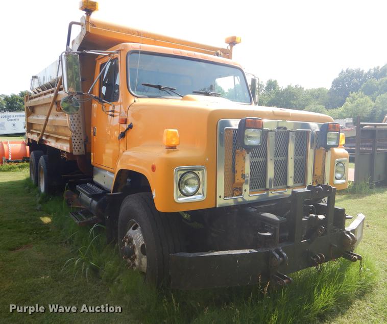 image for item EK9536 2002 International 2554 dump truck