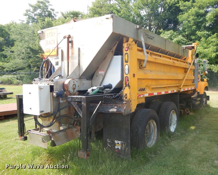 image for item EK9536 2002 International 2554 dump truck