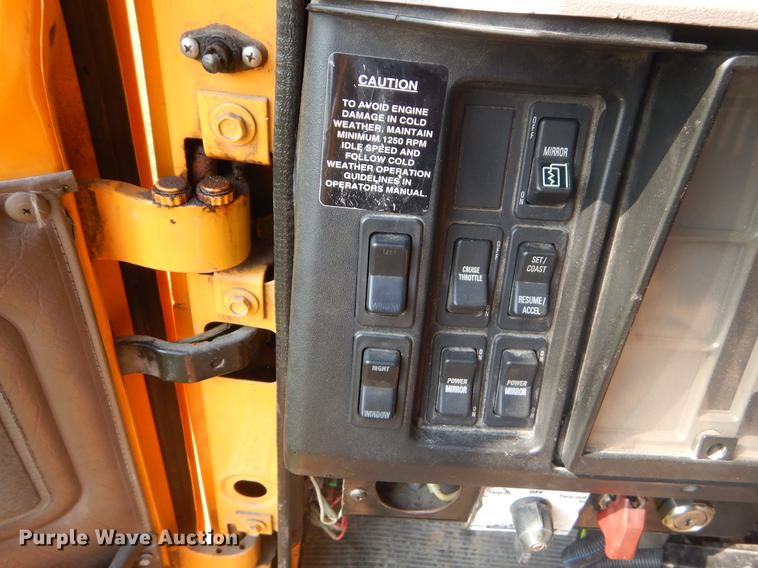 image for item EK9536 2002 International 2554 dump truck