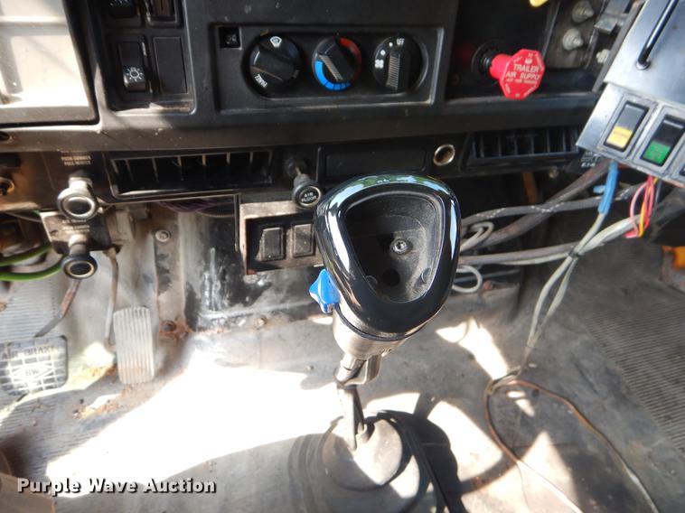 image for item EK9536 2002 International 2554 dump truck