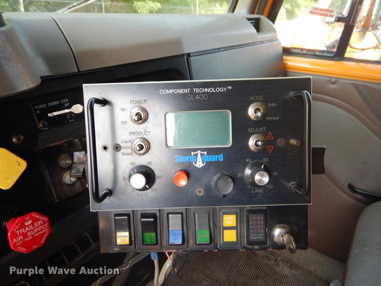 image for item EK9536 2002 International 2554 dump truck