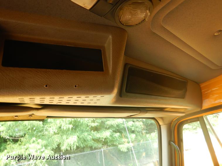 image for item EK9536 2002 International 2554 dump truck