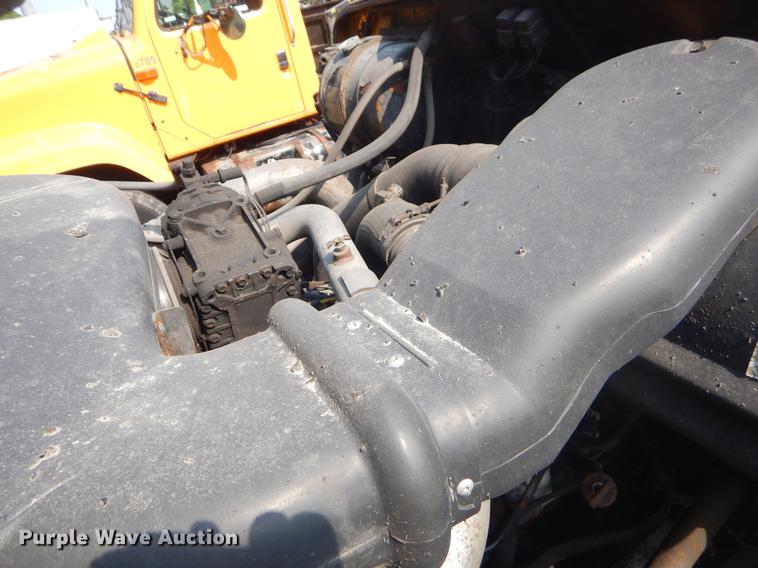 image for item EK9536 2002 International 2554 dump truck