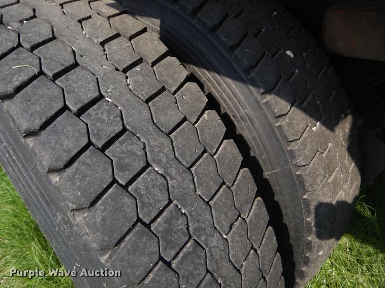 image for item EK9536 2002 International 2554 dump truck