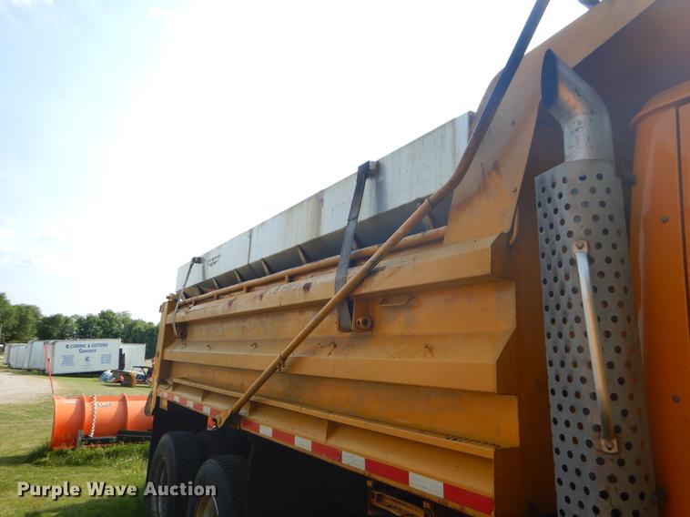 image for item EK9536 2002 International 2554 dump truck