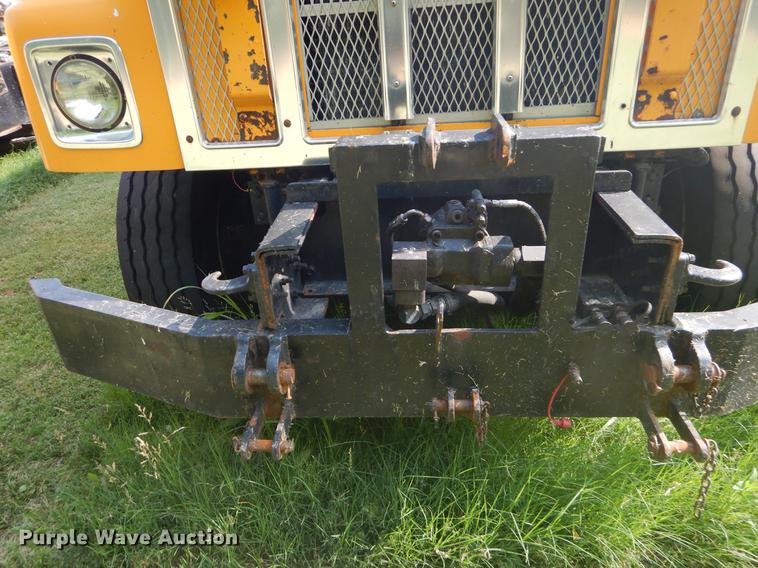 image for item EK9536 2002 International 2554 dump truck