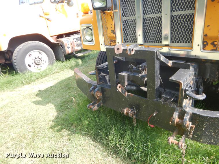 image for item EK9536 2002 International 2554 dump truck