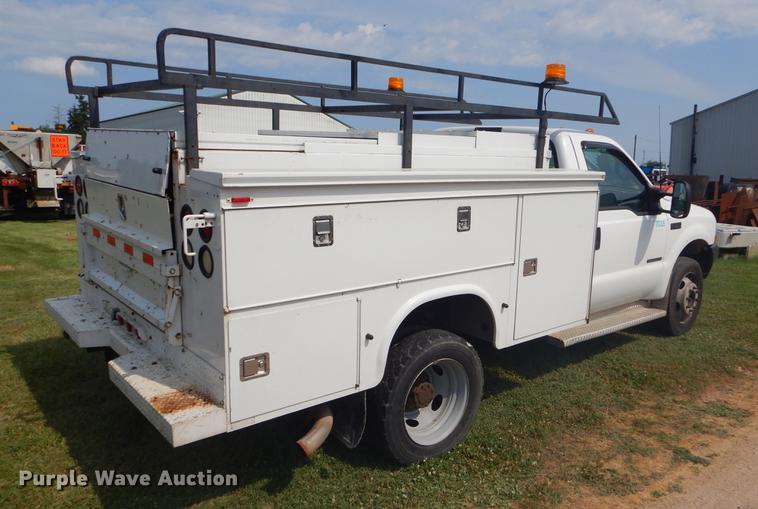 image for item EK9540 2002 Ford F550 utility truck