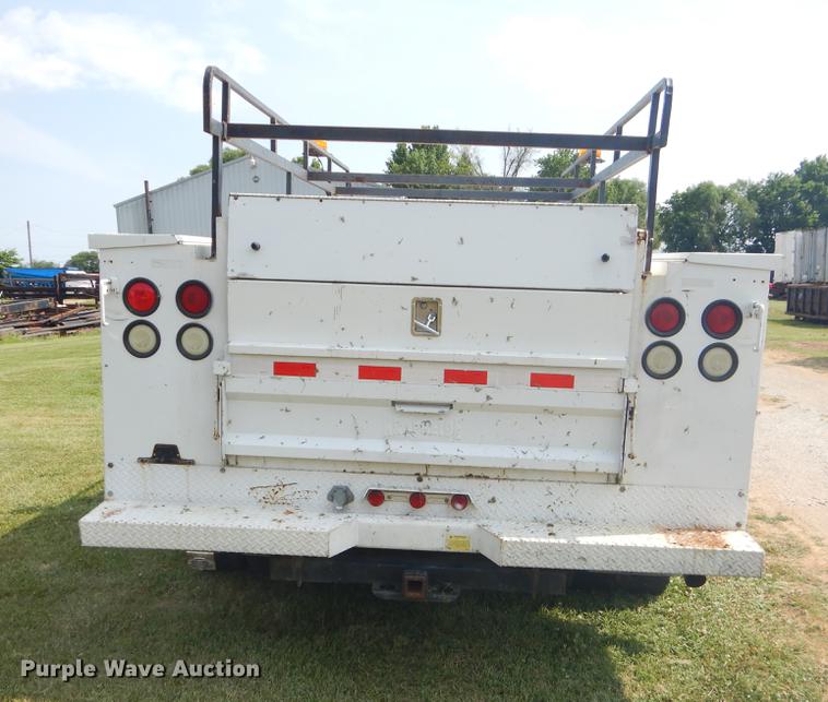 image for item EK9540 2002 Ford F550 utility truck