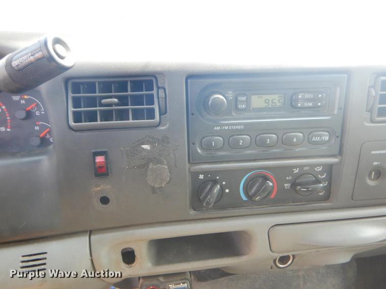 image for item EK9540 2002 Ford F550 utility truck