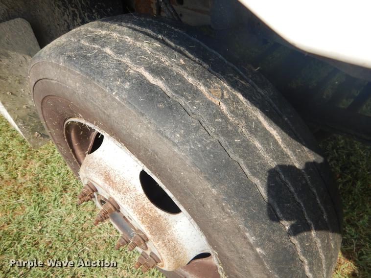 image for item EK9540 2002 Ford F550 utility truck