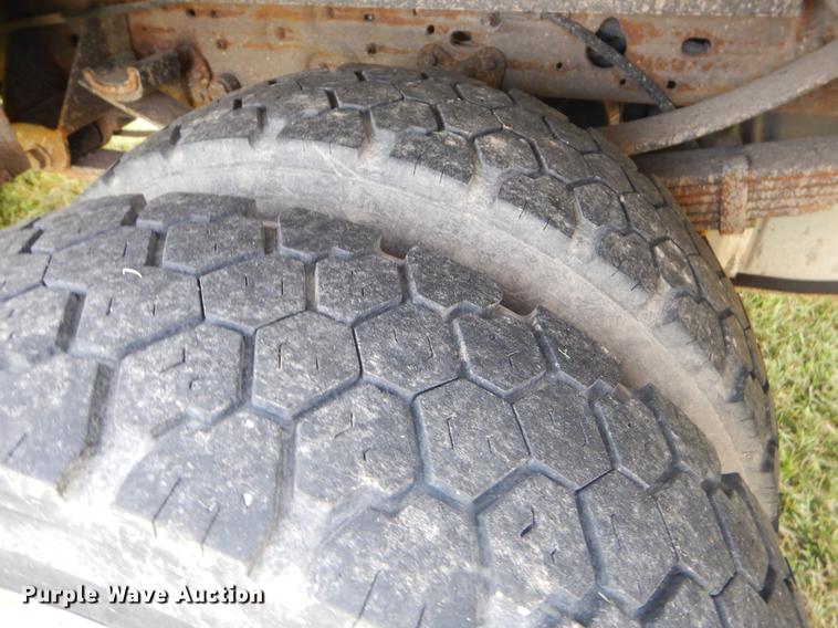 image for item EK9540 2002 Ford F550 utility truck