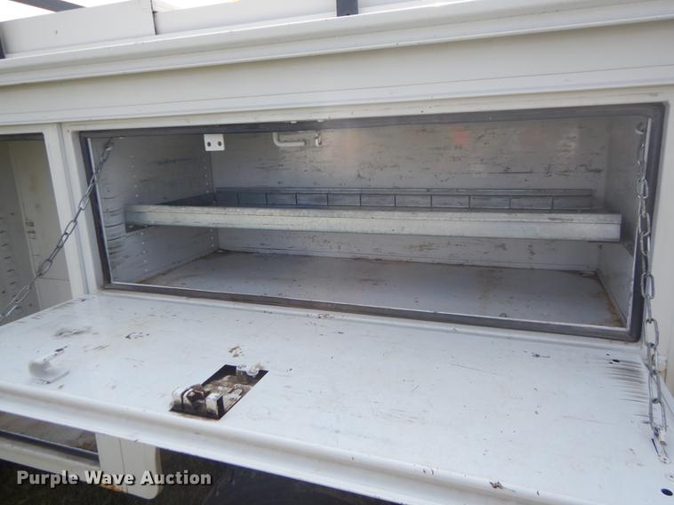 image for item EK9540 2002 Ford F550 utility truck