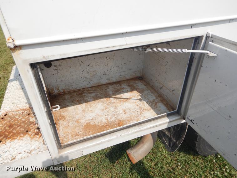 image for item EK9540 2002 Ford F550 utility truck