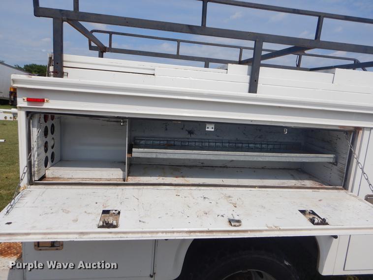 image for item EK9540 2002 Ford F550 utility truck