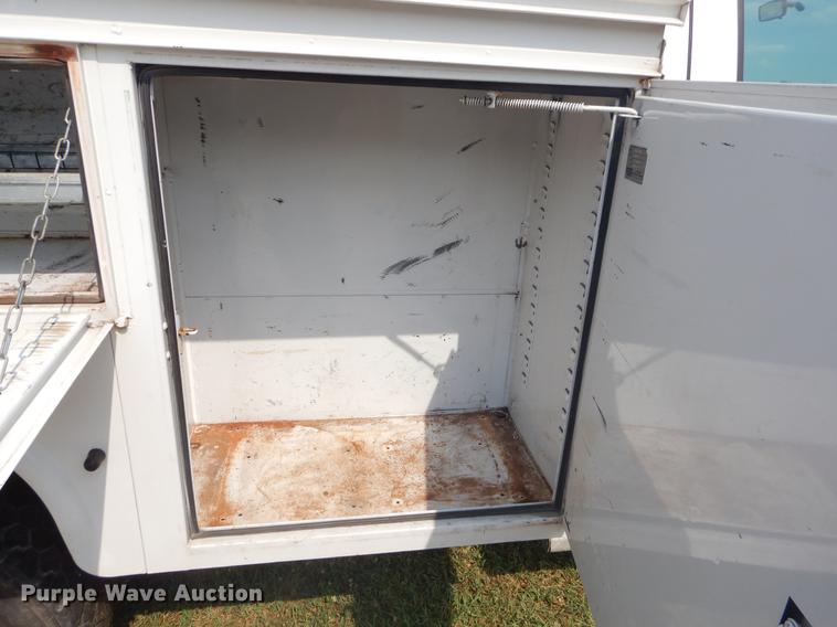 image for item EK9540 2002 Ford F550 utility truck