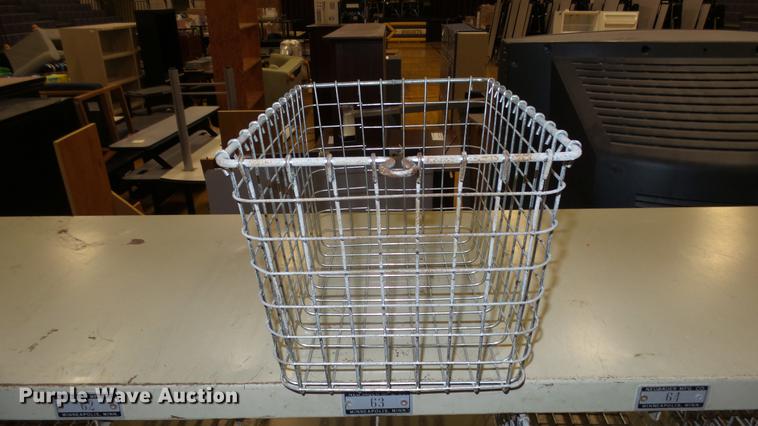 image for item EZ9409 (3) Neubauer basket style lockers