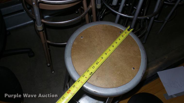 image for item EZ9424 Approximately 17 metal stools