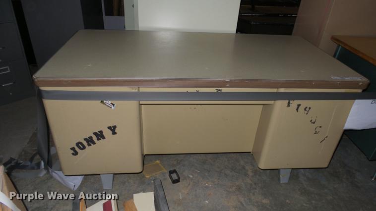 image for item EZ9431 (5) desks