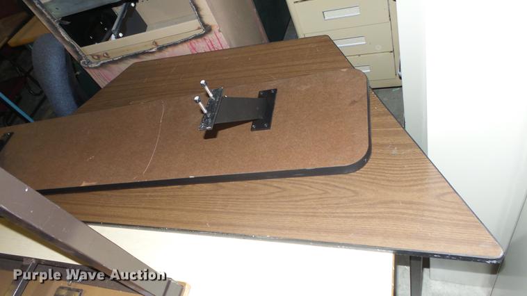 image for item EZ9431 (5) desks