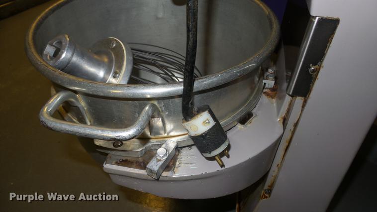 image for item EZ9433 Hobart D-300 mixer