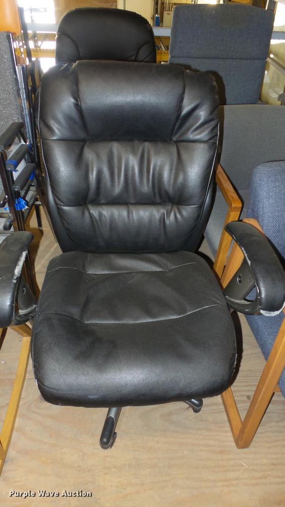 image for item EZ9441 Approximately 30 chairs