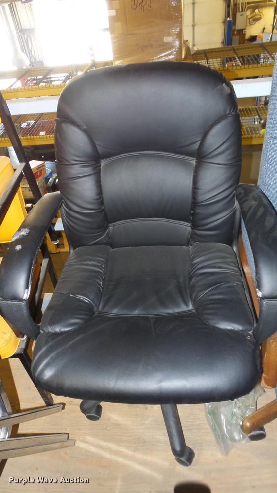 image for item EZ9441 Approximately 30 chairs
