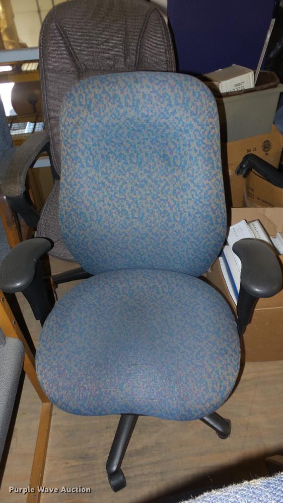 image for item EZ9441 Approximately 30 chairs